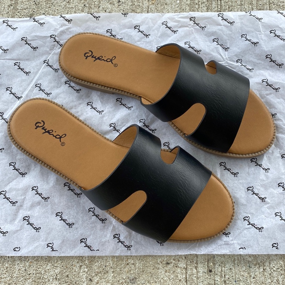 Qupid, Sandals